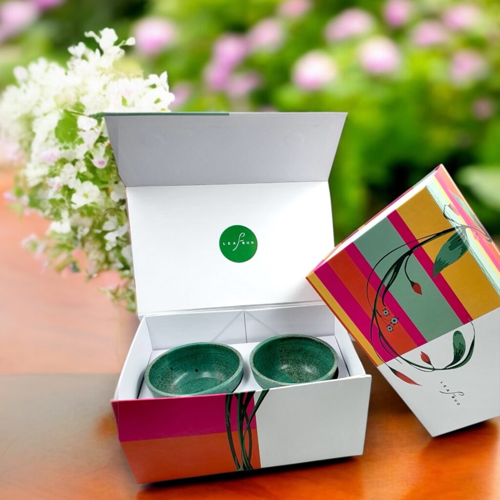 Leafbud serving bowls presented in a gift box