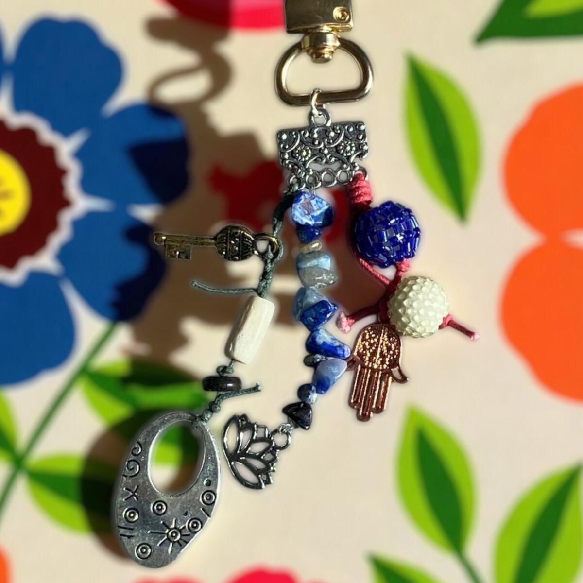 Leafbud Golden Clasp Journey Charm
