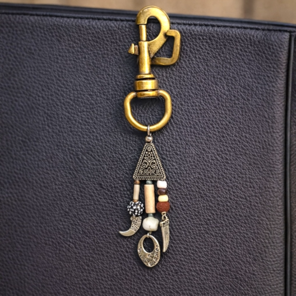 Leafbud Nomad Relic Charm