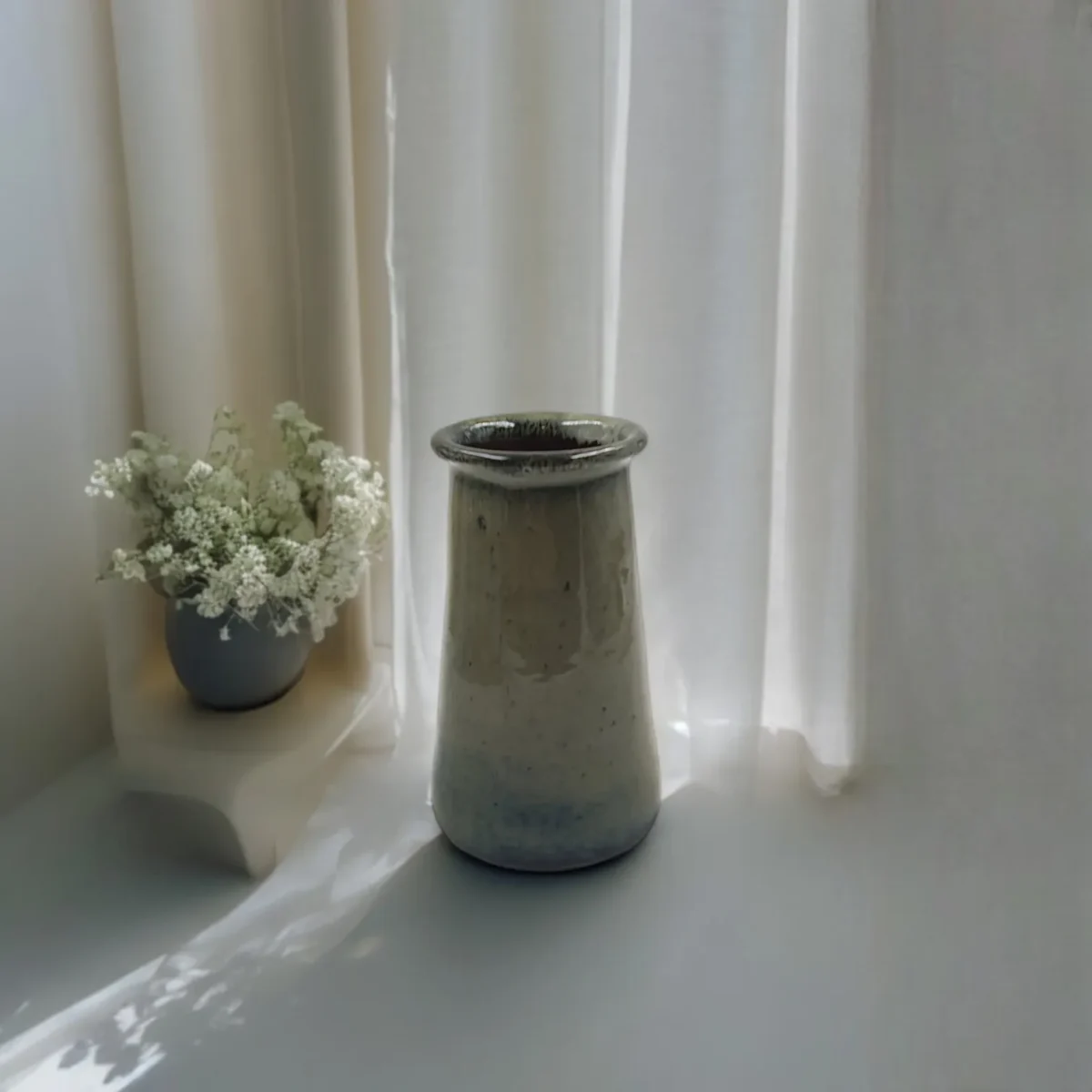 Leafbuds chic ceramics vase