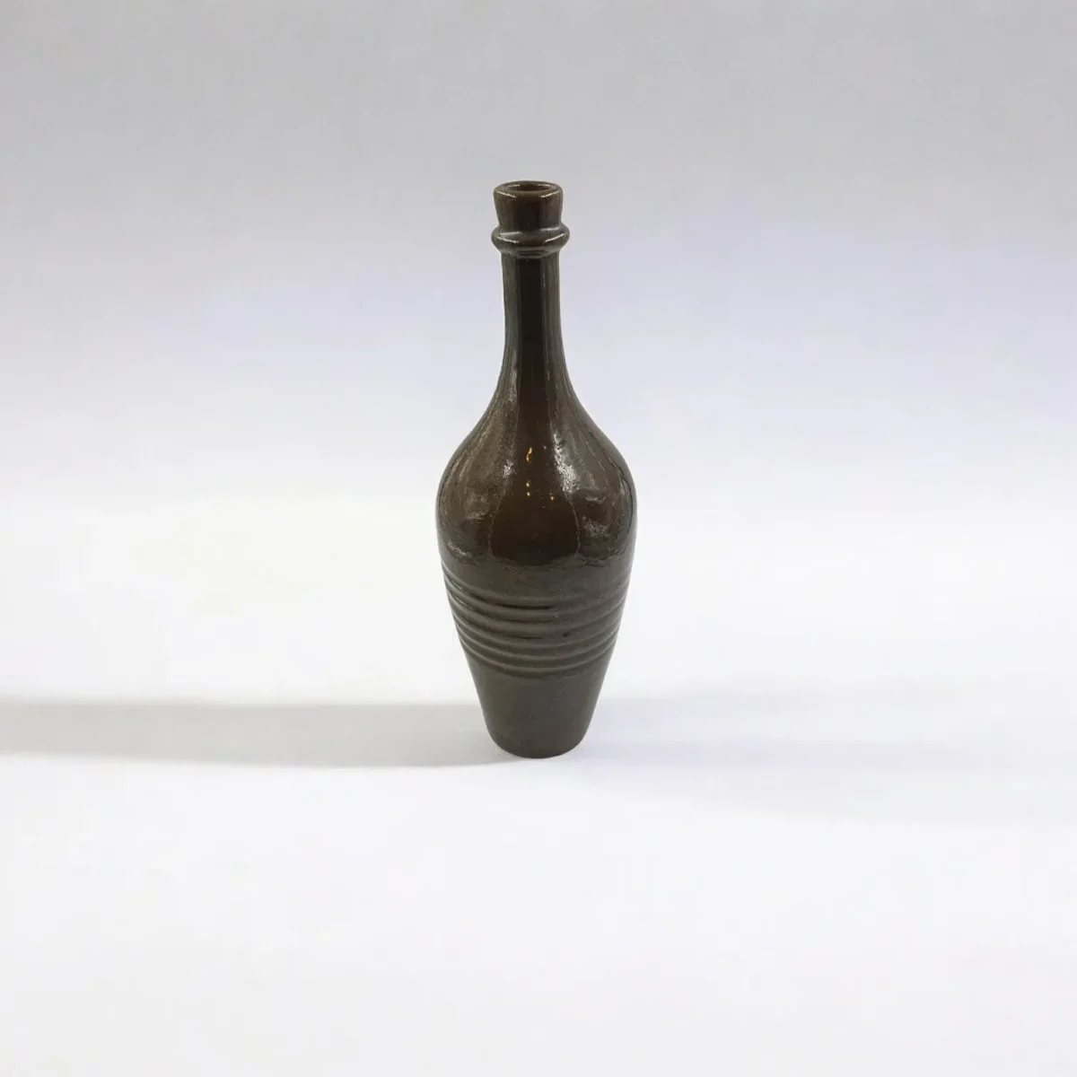 Leafbuds ridges grand elegance vase