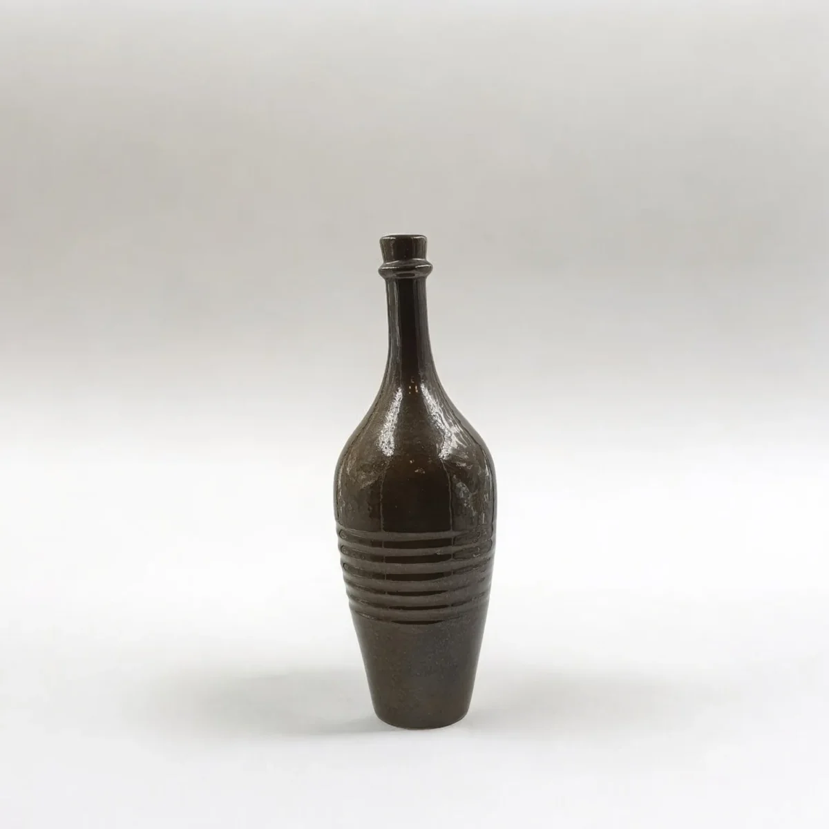 Leafbuds ridges grand elegance vase