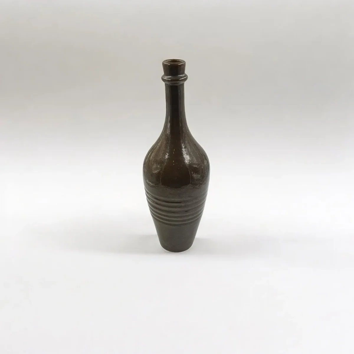 Leafbuds ridges grand elegance vase