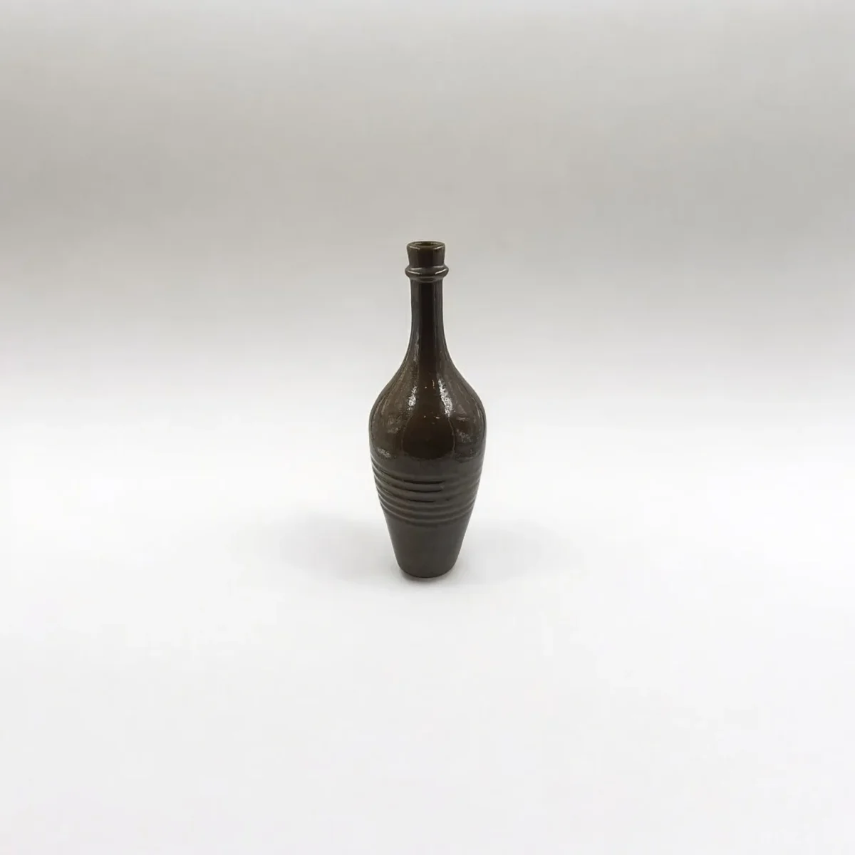 Leafbuds ridges grand elegance vase