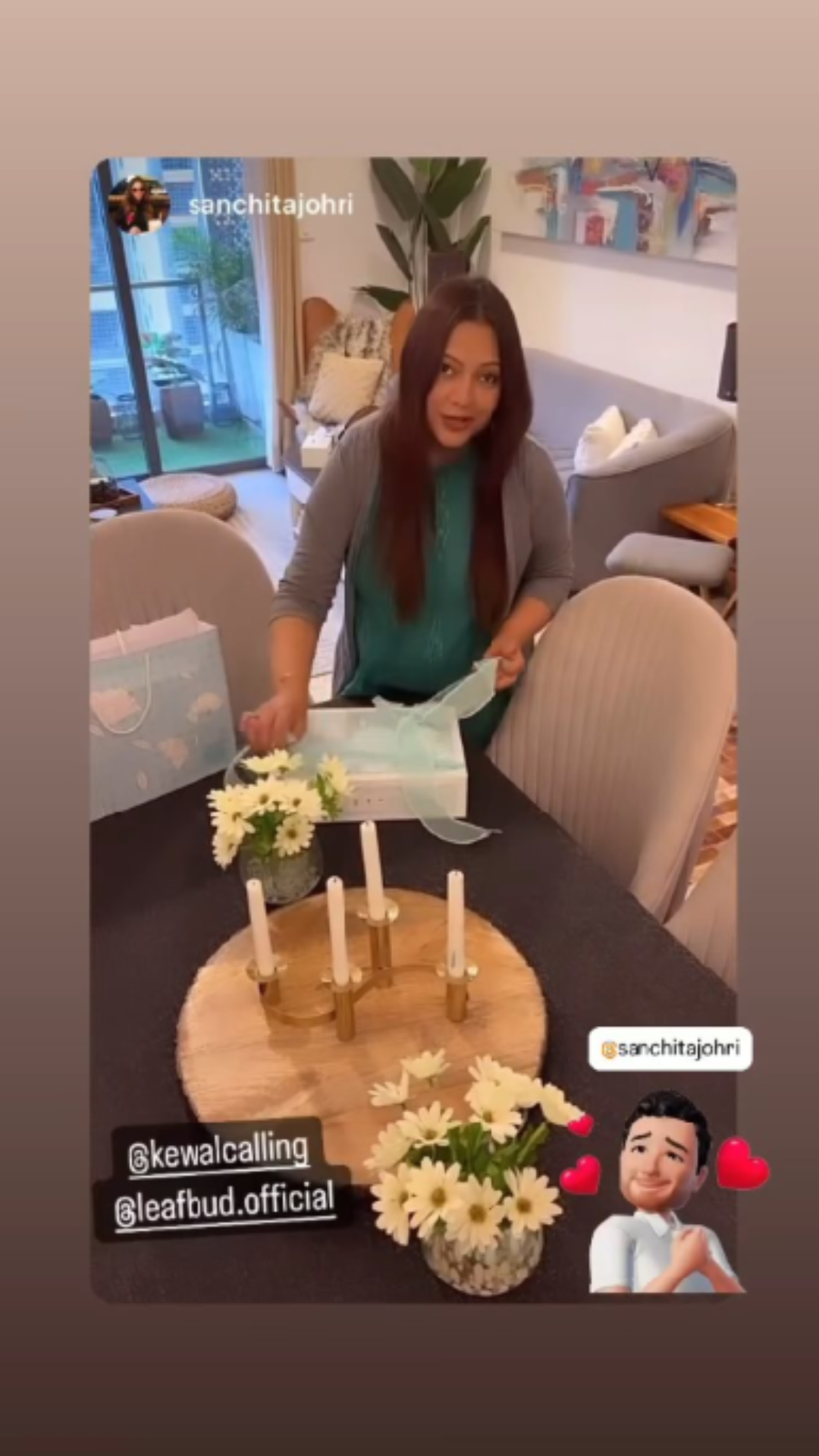 Customer unboxing video
